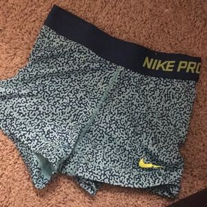 adult xs nike pros